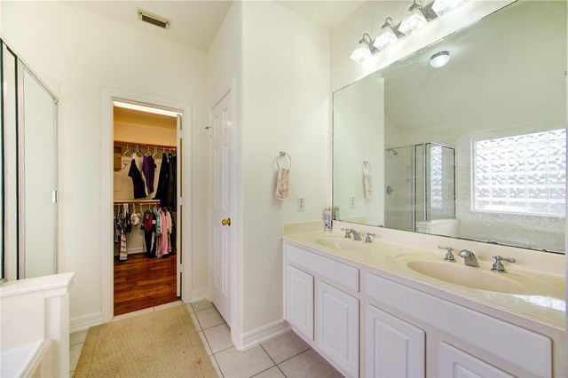 702 Hollyhock Drive, Stafford, TX 77477