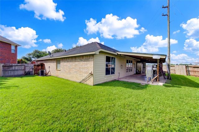 702 Hollyhock Drive, Stafford, TX 77477
