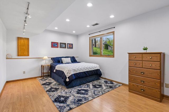 3950 Denmark Avenue, Eagan, MN 55123