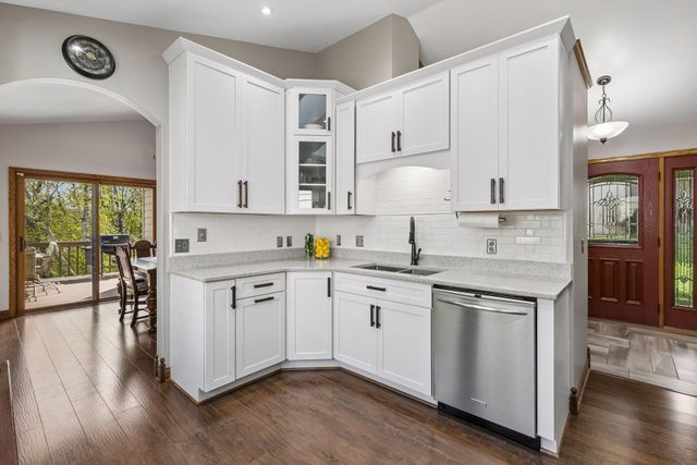 3950 Denmark Avenue, Eagan, MN 55123