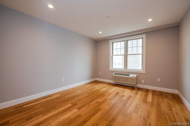 661 W Broadway 402, Long Beach, NY 11561