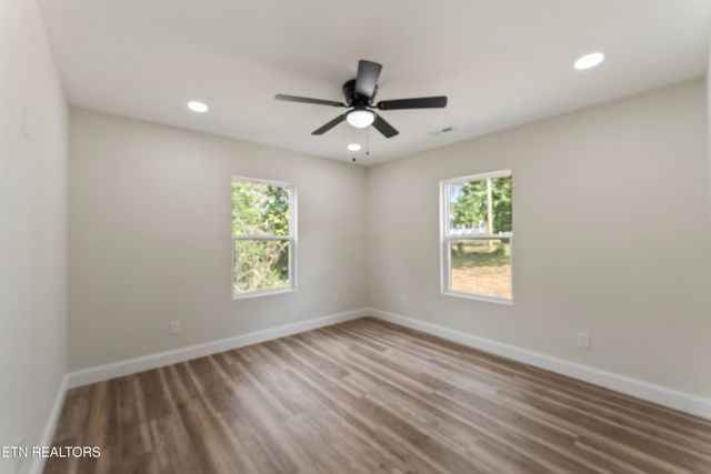 1521 Riverside Rd, Knoxville, TN 37914