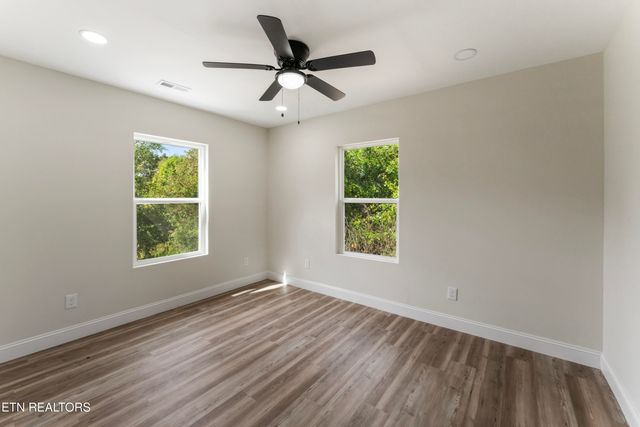1521 Riverside Rd, Knoxville, TN 37914