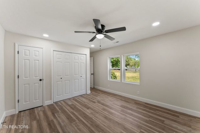 1521 Riverside Rd, Knoxville, TN 37914