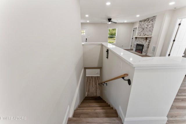1521 Riverside Rd, Knoxville, TN 37914