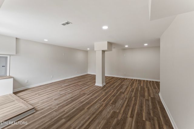 1521 Riverside Rd, Knoxville, TN 37914
