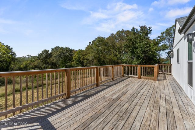 1521 Riverside Rd, Knoxville, TN 37914