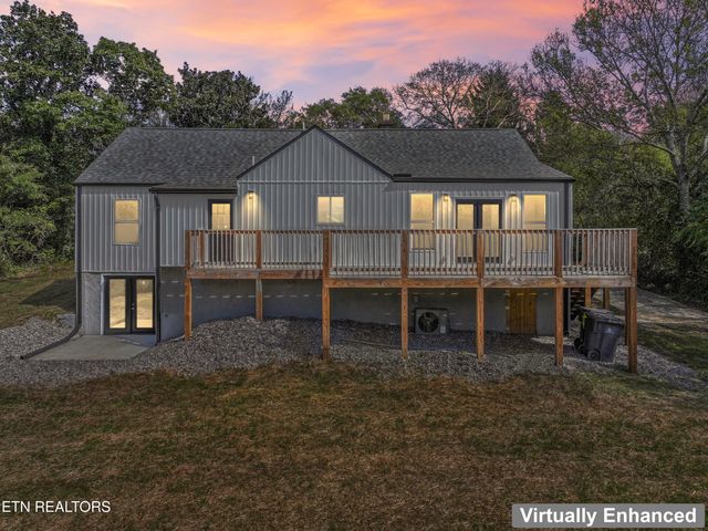 1521 Riverside Rd, Knoxville, TN 37914