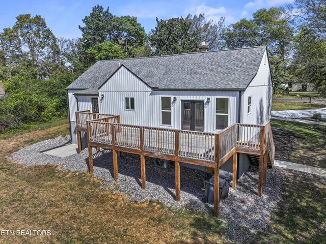 1521 Riverside Rd, Knoxville, TN 37914