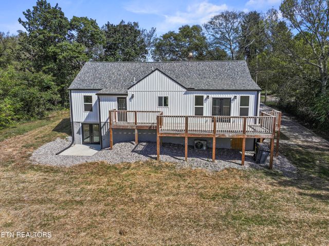 1521 Riverside Rd, Knoxville, TN 37914