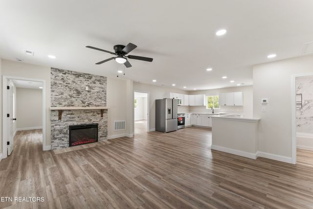 1521 Riverside Rd, Knoxville, TN 37914