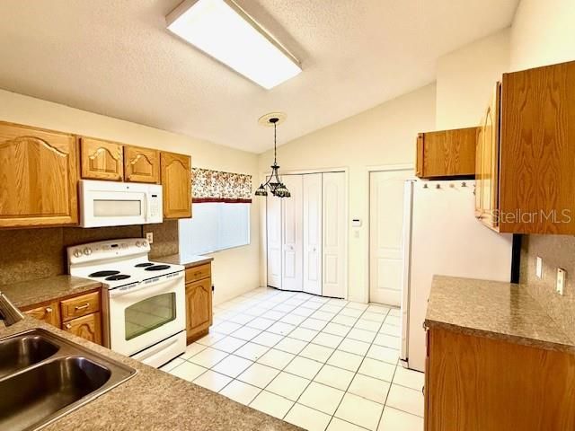 10105 CHARLESTON CORNER ROAD, Tampa, FL 33635