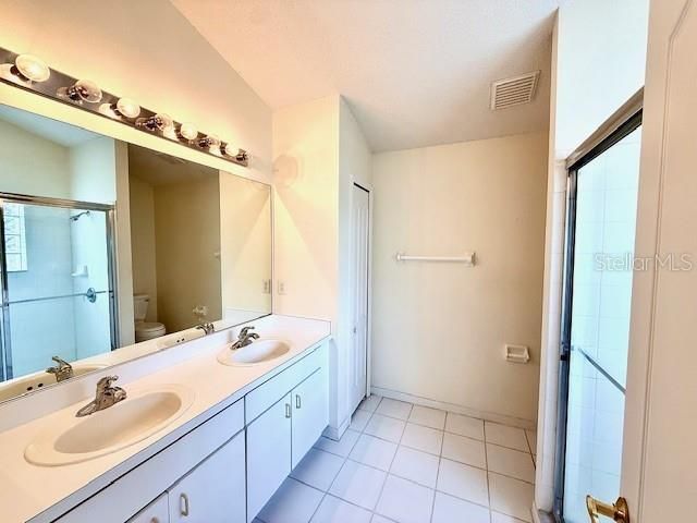 10105 CHARLESTON CORNER ROAD, Tampa, FL 33635