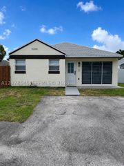 10340 SW 207th St, Cutler Bay, FL 33189
