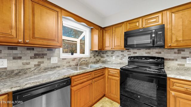 9309 Barrington Blvd, Knoxville, TN 37922