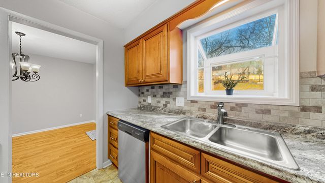 9309 Barrington Blvd, Knoxville, TN 37922