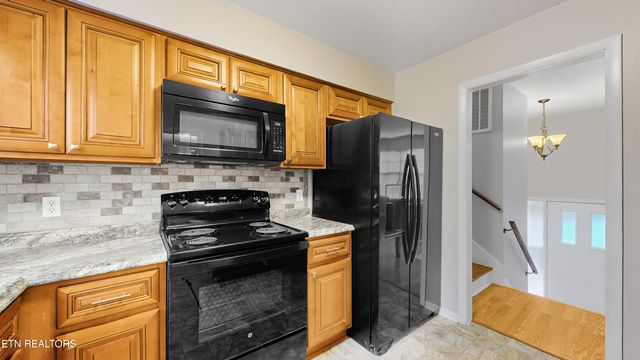 9309 Barrington Blvd, Knoxville, TN 37922