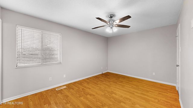 9309 Barrington Blvd, Knoxville, TN 37922