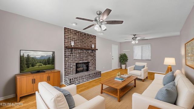 9309 Barrington Blvd, Knoxville, TN 37922