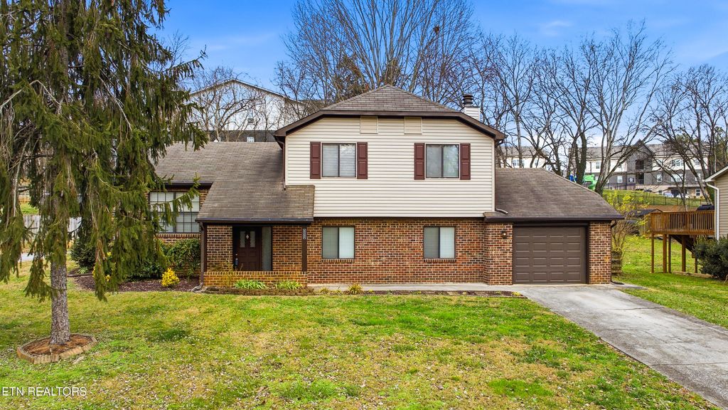 9309 Barrington Blvd, Knoxville, TN 37922