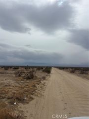 0 VIC AVE R6 225 STE, Palmdale, CA 93591