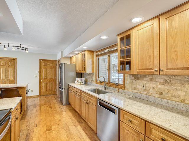 13511 Krestwood Drive, Burnsville, MN 55337