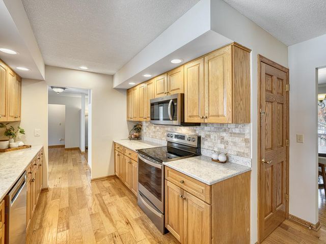 13511 Krestwood Drive, Burnsville, MN 55337