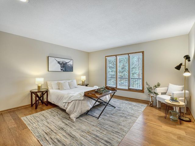 13511 Krestwood Drive, Burnsville, MN 55337