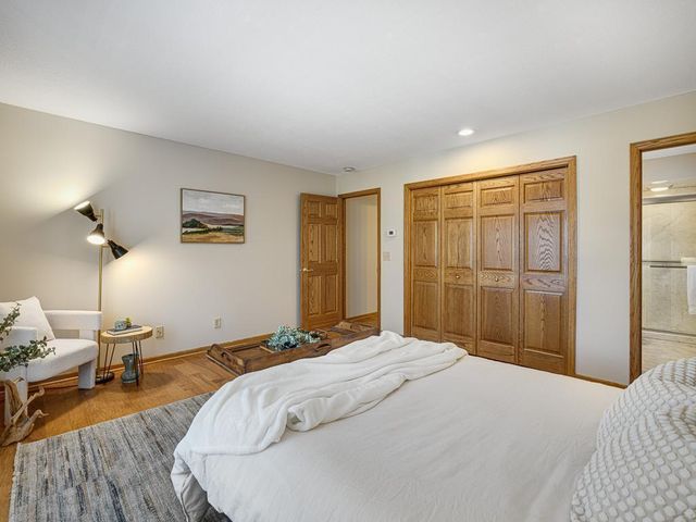 13511 Krestwood Drive, Burnsville, MN 55337