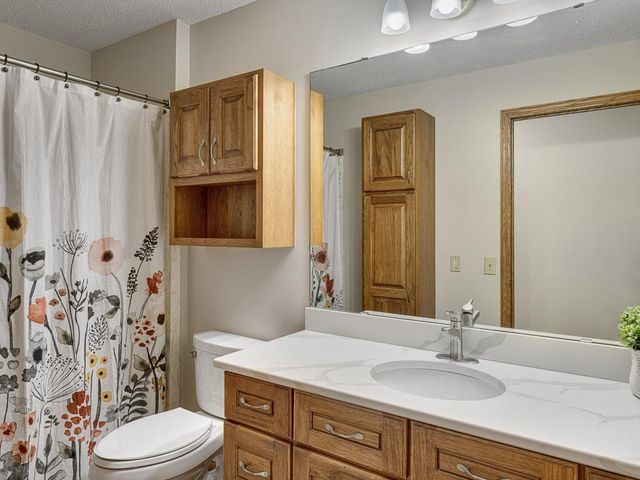 13511 Krestwood Drive, Burnsville, MN 55337