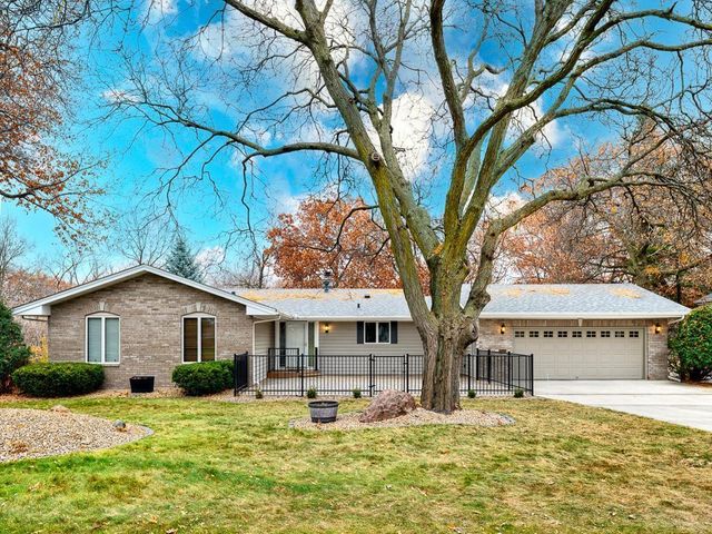 13511 Krestwood Drive, Burnsville, MN 55337