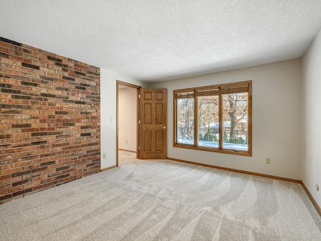 13511 Krestwood Drive, Burnsville, MN 55337
