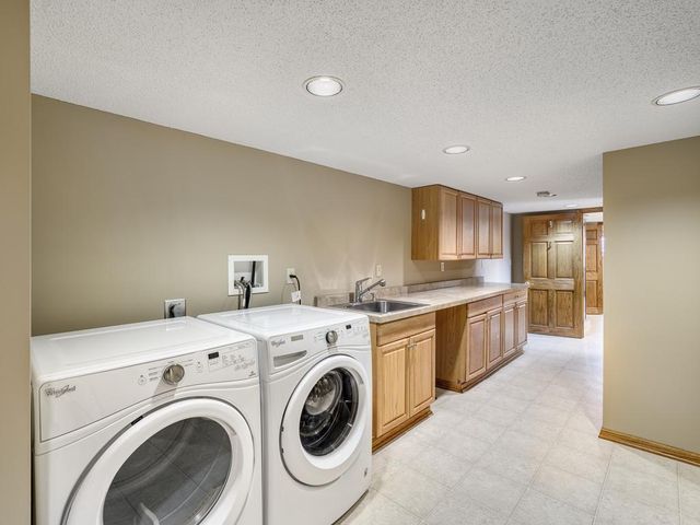 13511 Krestwood Drive, Burnsville, MN 55337