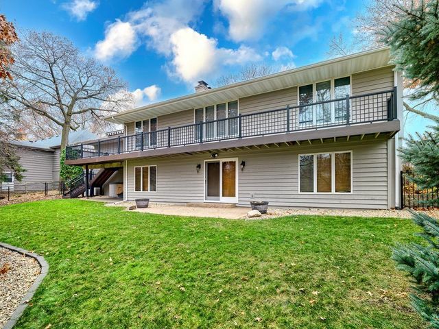 13511 Krestwood Drive, Burnsville, MN 55337