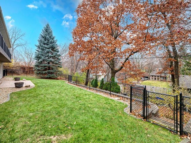 13511 Krestwood Drive, Burnsville, MN 55337