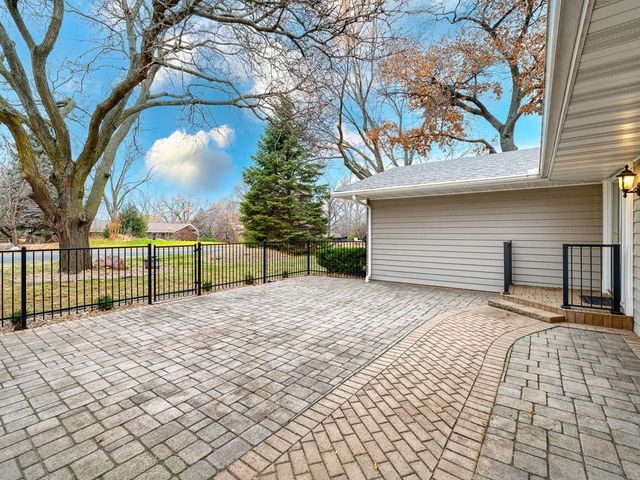 13511 Krestwood Drive, Burnsville, MN 55337