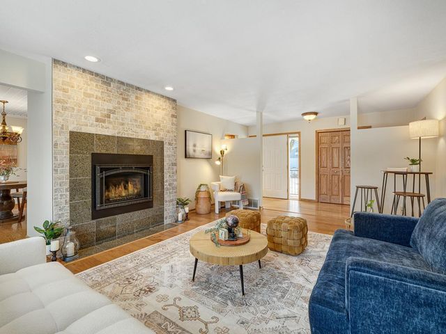 13511 Krestwood Drive, Burnsville, MN 55337