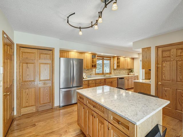 13511 Krestwood Drive, Burnsville, MN 55337