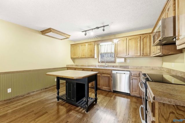 374 Shagbark Trail, Somerville, AL 35670