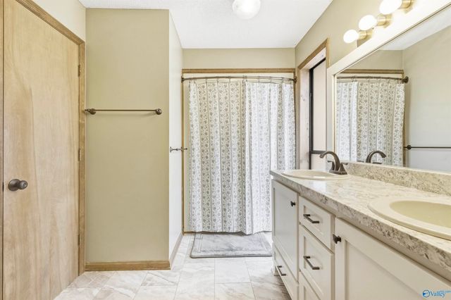 374 Shagbark Trail, Somerville, AL 35670