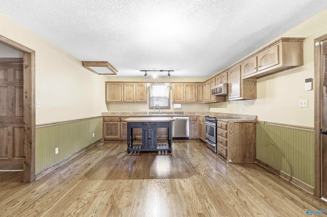 374 Shagbark Trail, Somerville, AL 35670