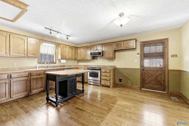 374 Shagbark Trail, Somerville, AL 35670