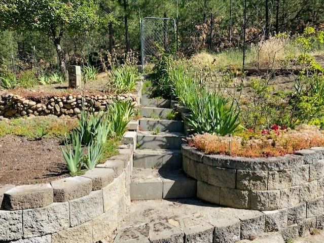 6494 Myrtle Dr, Nine Mile Falls, WA 99026