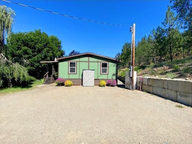 6494 Myrtle Dr, Nine Mile Falls, WA 99026