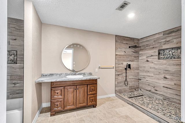 1213 W County Rd 125, Midland, TX 79706