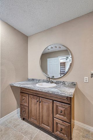 1213 W County Rd 125, Midland, TX 79706