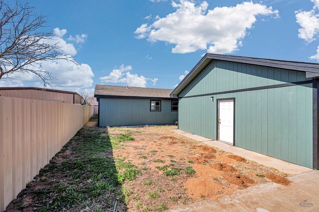 1213 W County Rd 125, Midland, TX 79706