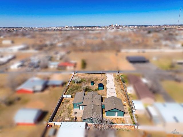 1213 W County Rd 125, Midland, TX 79706