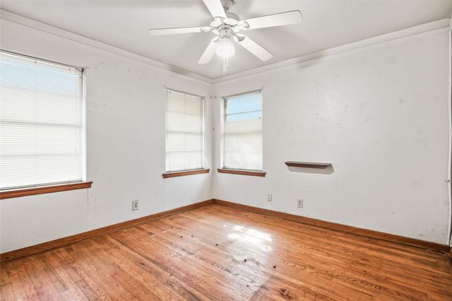 3557 Montreal Circle, Haltom City, TX 76117