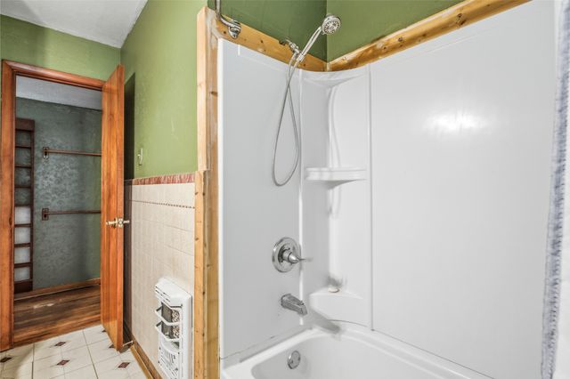 3557 Montreal Circle, Haltom City, TX 76117